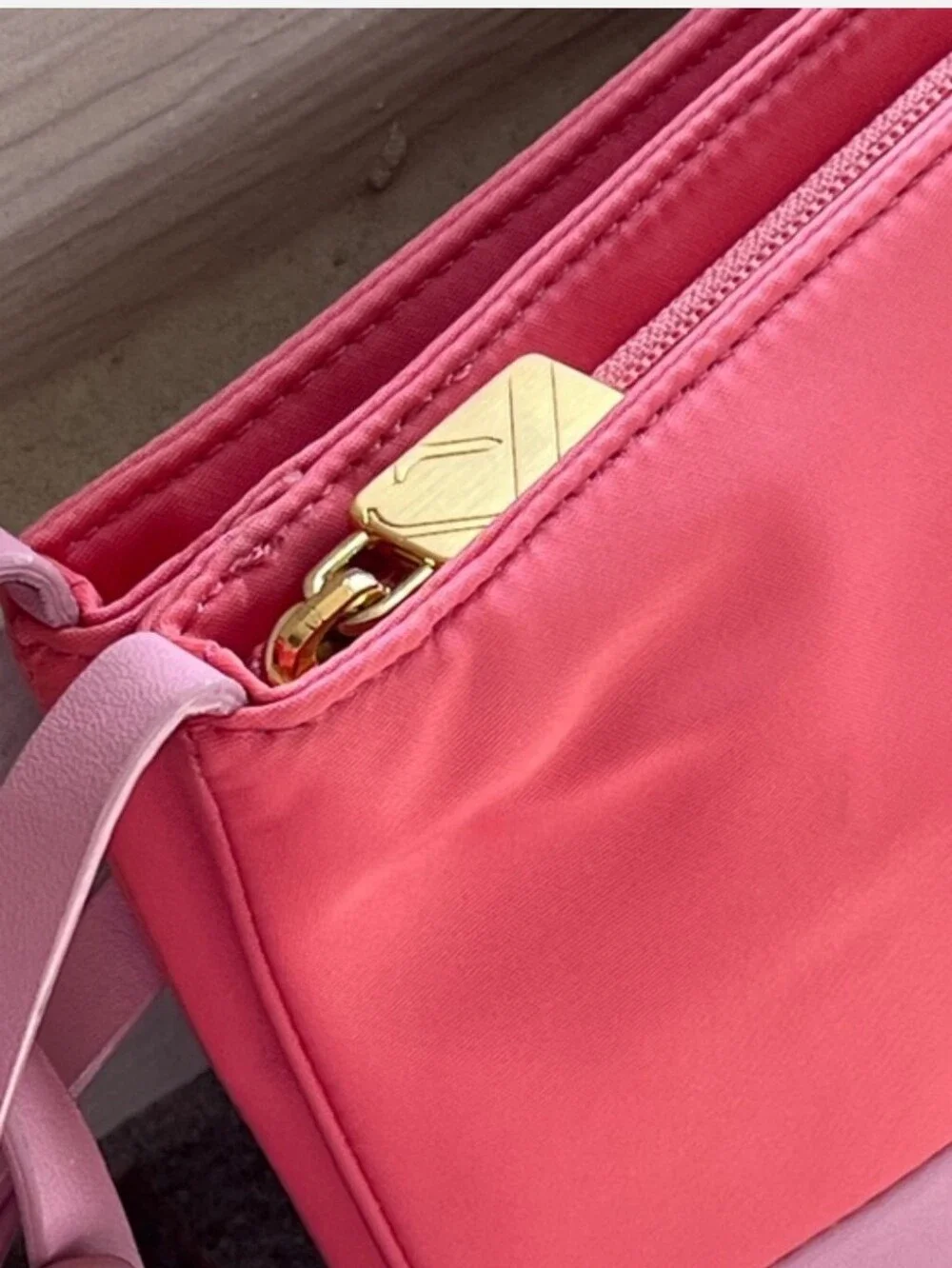 Furla NWOT Coral Two-Tone Shoulder Bag - Picture 3 of 4
